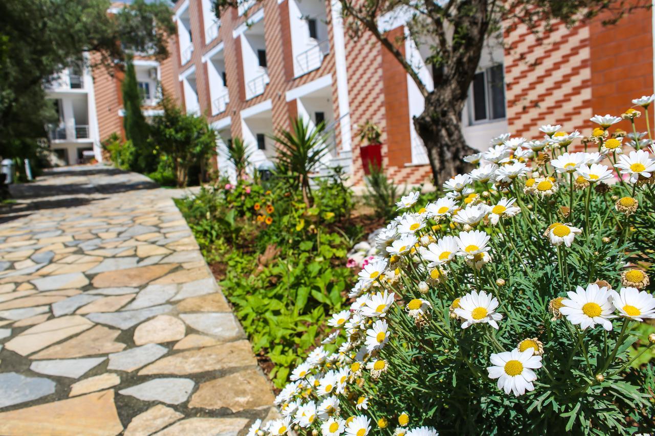 Noan Hotel & Resort Dhermi Ngoại thất bức ảnh